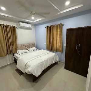 Cosmic Hotel & Guest House Gachibowli Raidurg